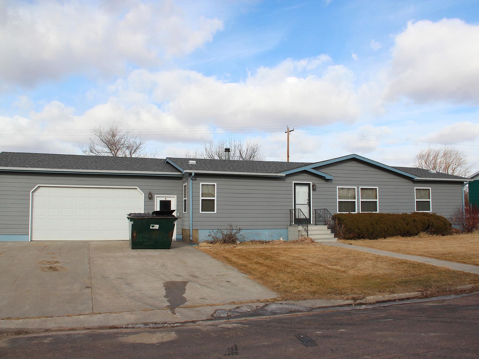 814 Spruce St, Winner, SD 57580 Zillow