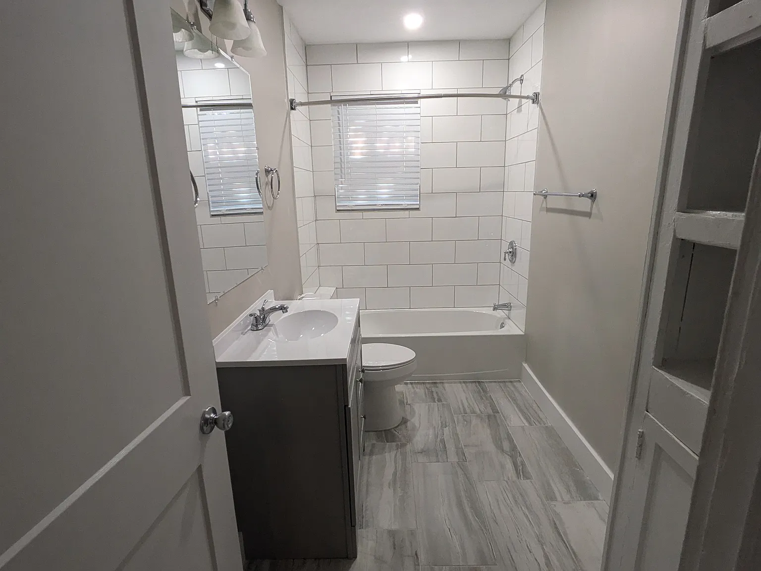 1 bed, 900 sqft, $1,415 — Photo 2