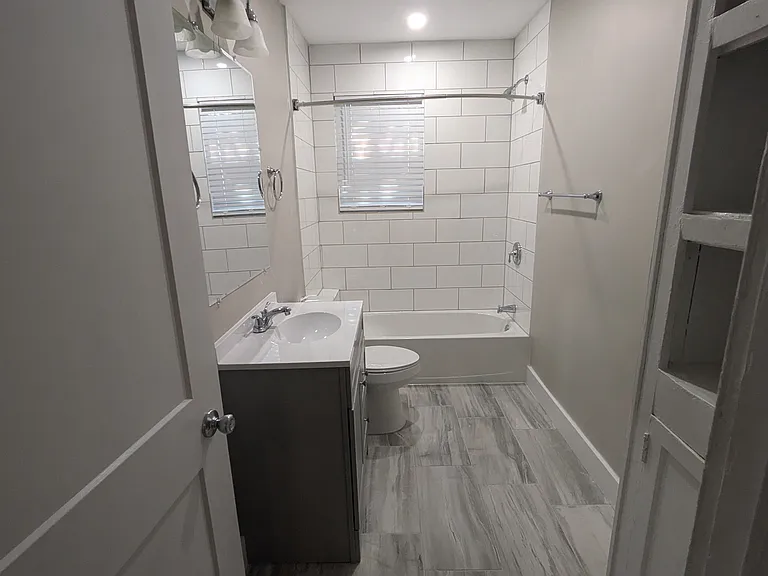 3207 Rogers Ave — Photo 2