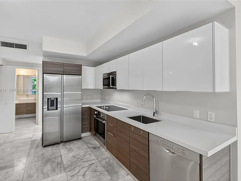 1010 SW 2nd Ave #603 — Photo 2