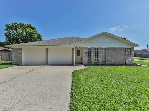 404 28th Ave N, Texas City, TX 77590