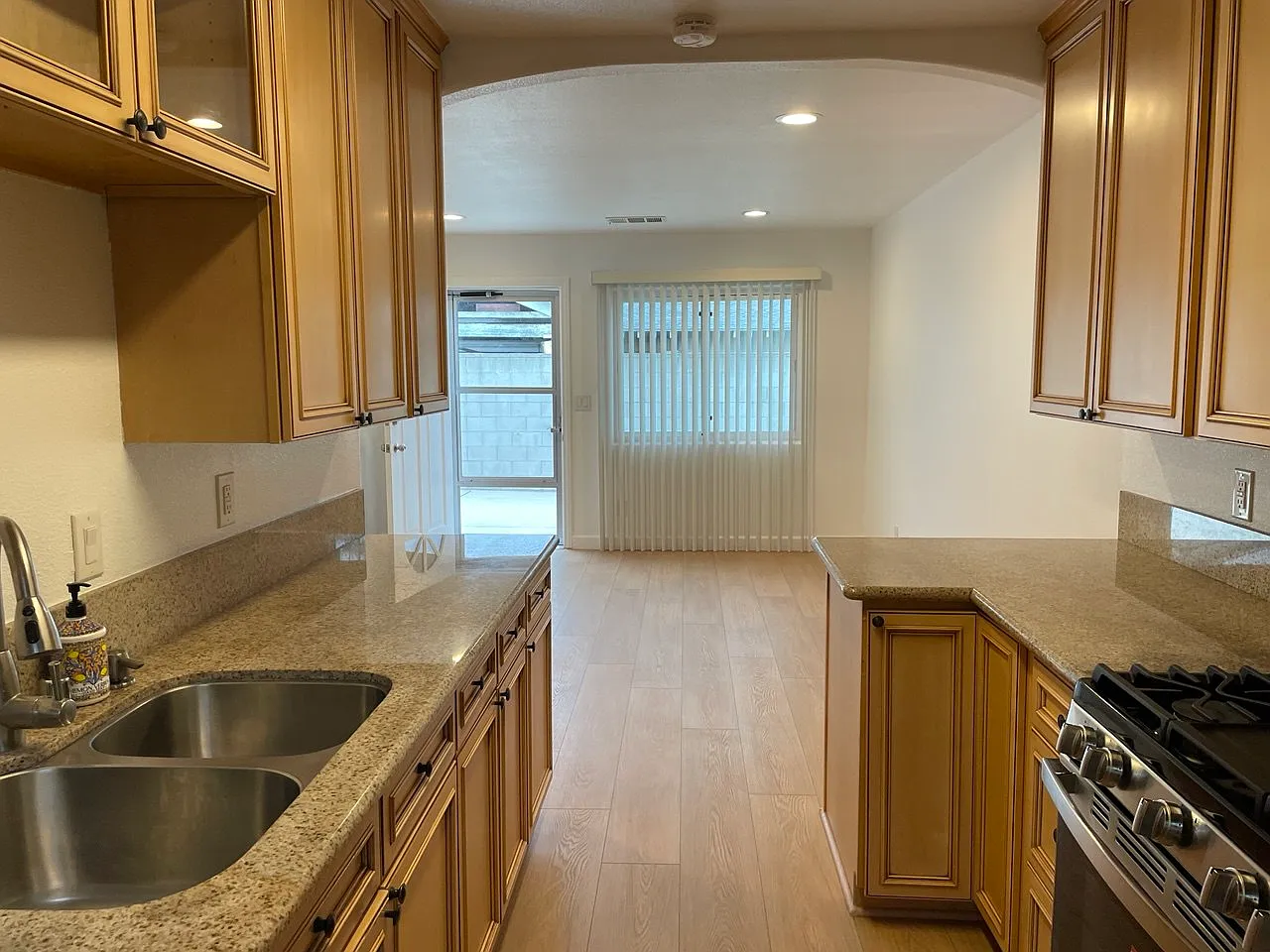 10257 Strathern St — Photo 4