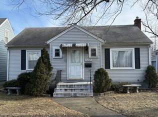 18269 Burnham Ave, Lansing, IL 60438