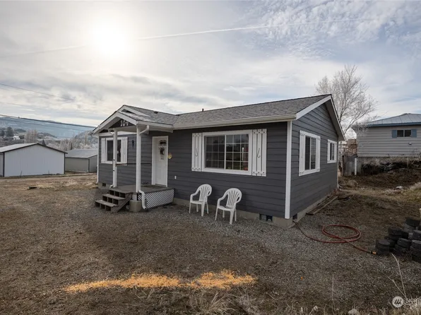 104 W Kelso Ave, Electric City, WA 99123