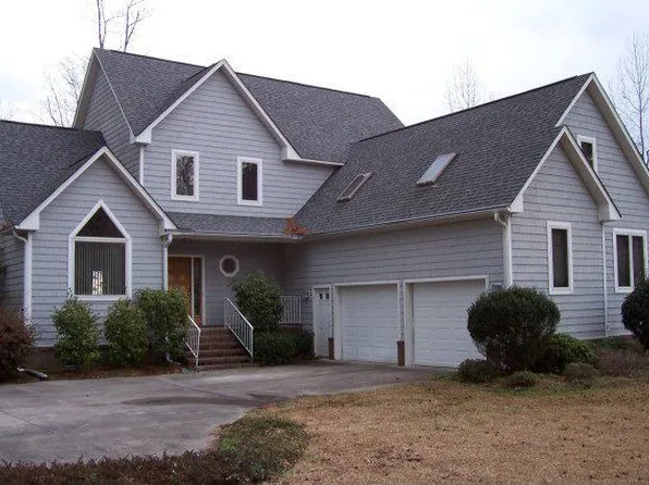 100 Roanoke Ln, Chocowinity, NC 27817