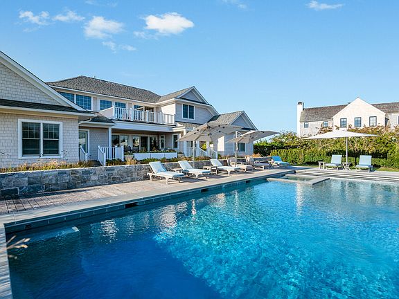 2nd image of 125 Dune Rd