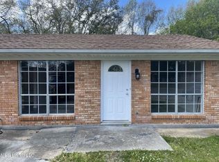 7113 Raggio Ln, Biloxi, MS 39532