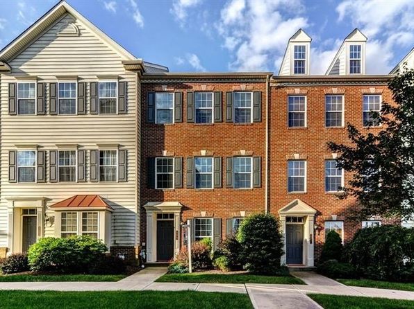 108 Village Pl