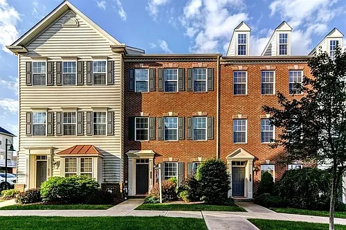 108 Village Pl Photo 1