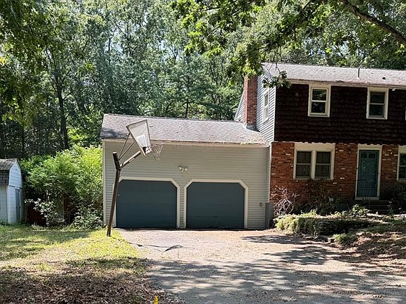 2nd image of 17 Pondview Rd