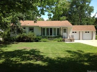 28591 Cotton Rd, Chesterfield, MI 48047