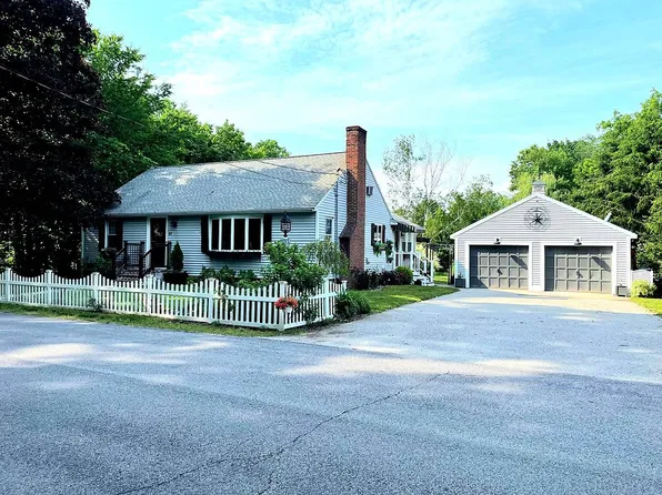 27 Pine St, Danville, NH 03819