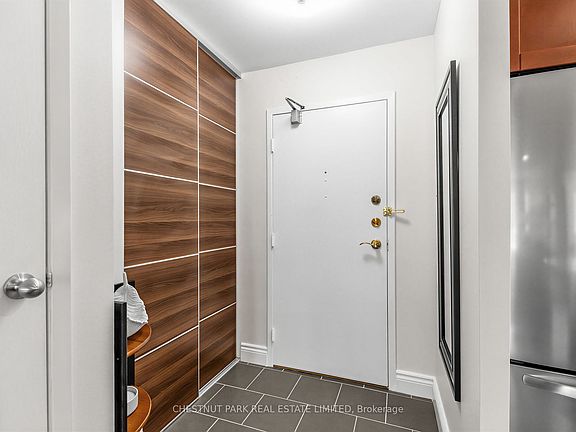 4th image of 4001 Don Mills Rd #128