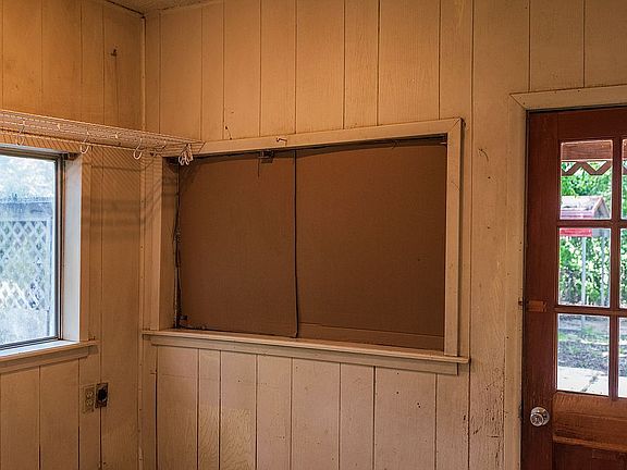 5th image of 1000 N Buffalo Ave