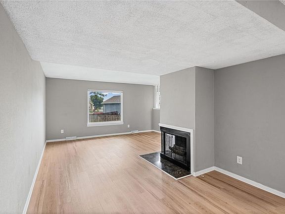 4th image of 6437 E 127th St