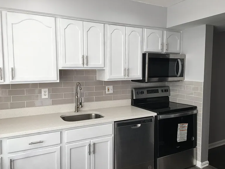 5758 Yellowrose Ct — Photo 5