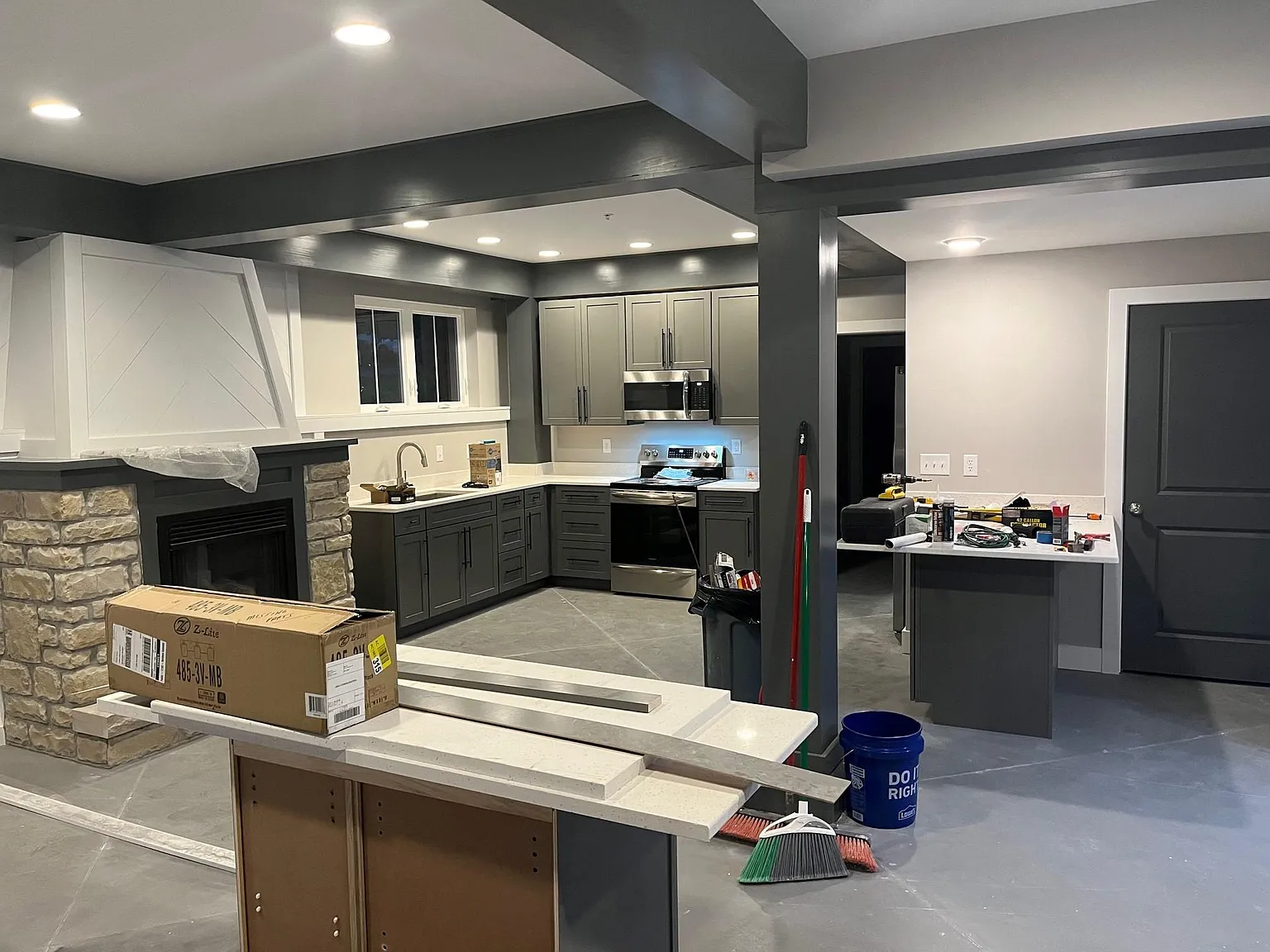5 bed, 3276 sqft, $5,250 — Photo 4