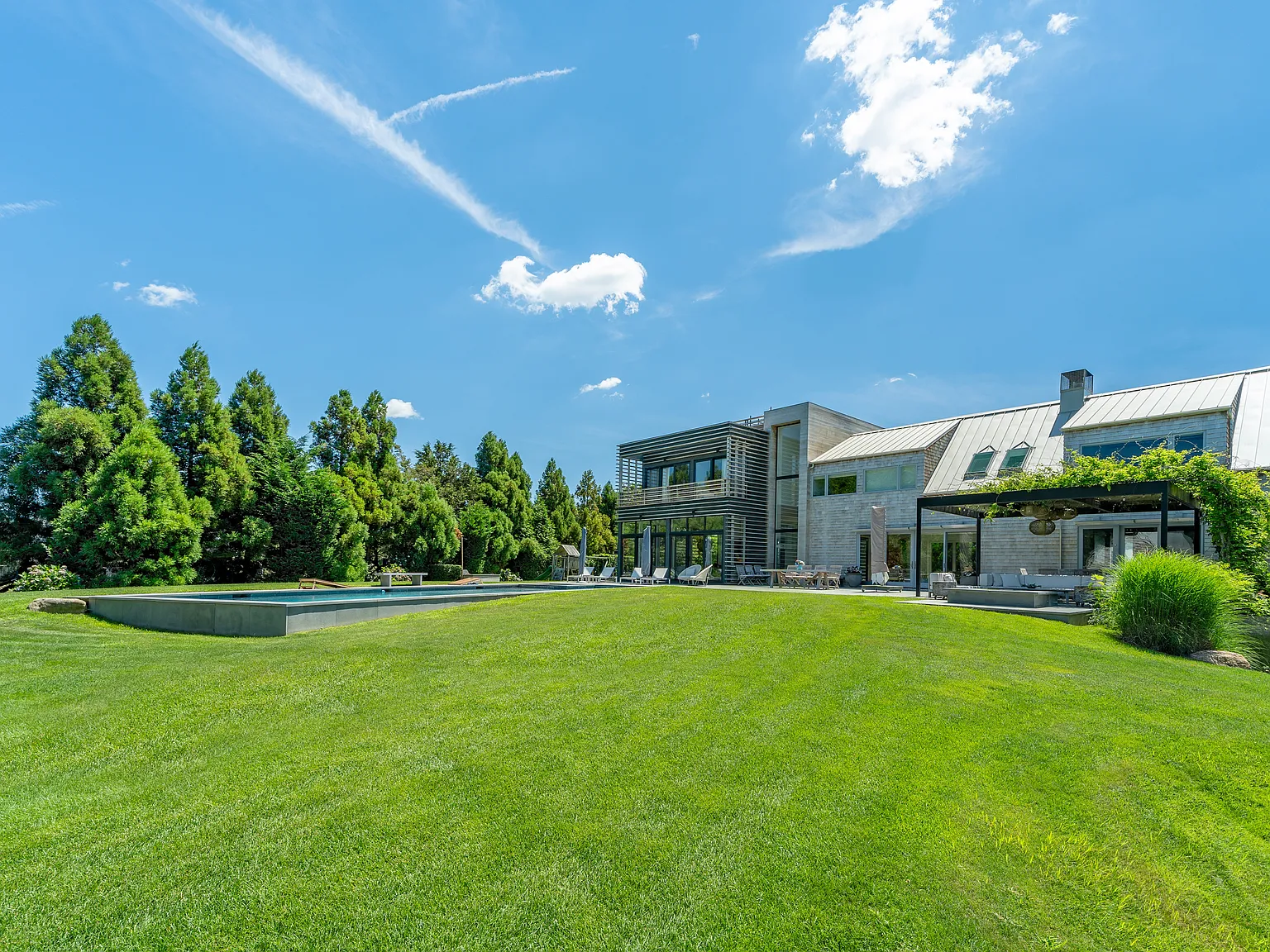 Sagaponack Ocean Views on Coveted Daniels Lane — Photo 2