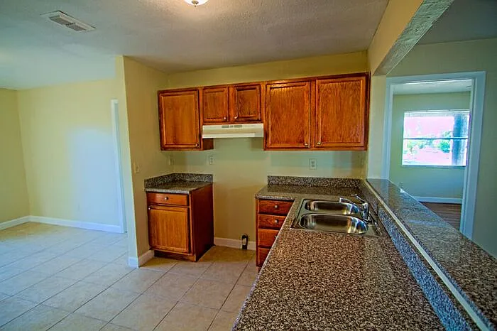 2418 Mary Jewett Cir — Photo 10