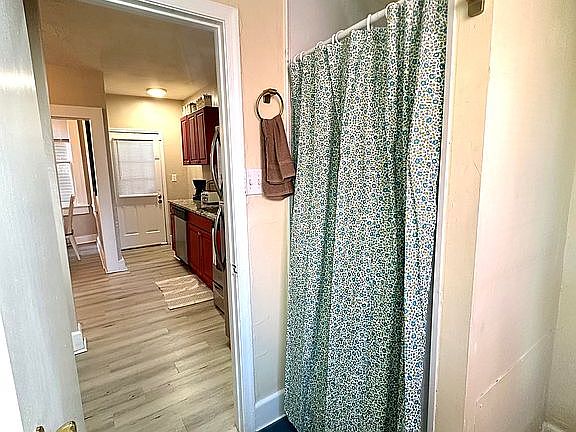 4th image of 316 London St #1