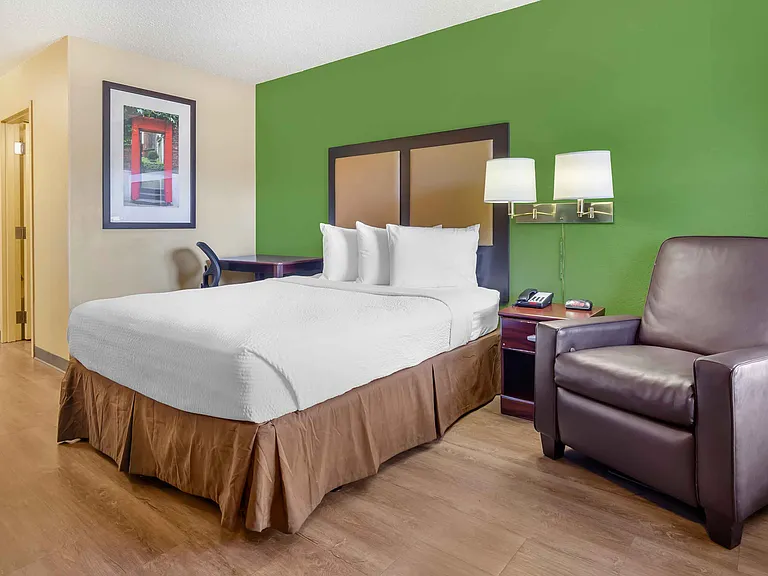 Studio Suite - 1 Queen Bed