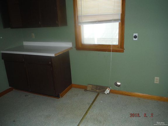 3rd image of 753 N Olive St