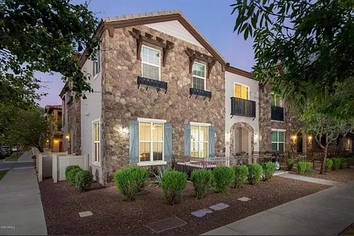 2726 S Equestrian Dr #101 Photo 1
