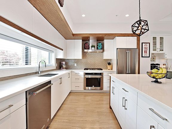 4th image of 33209 Cherry Ave #5