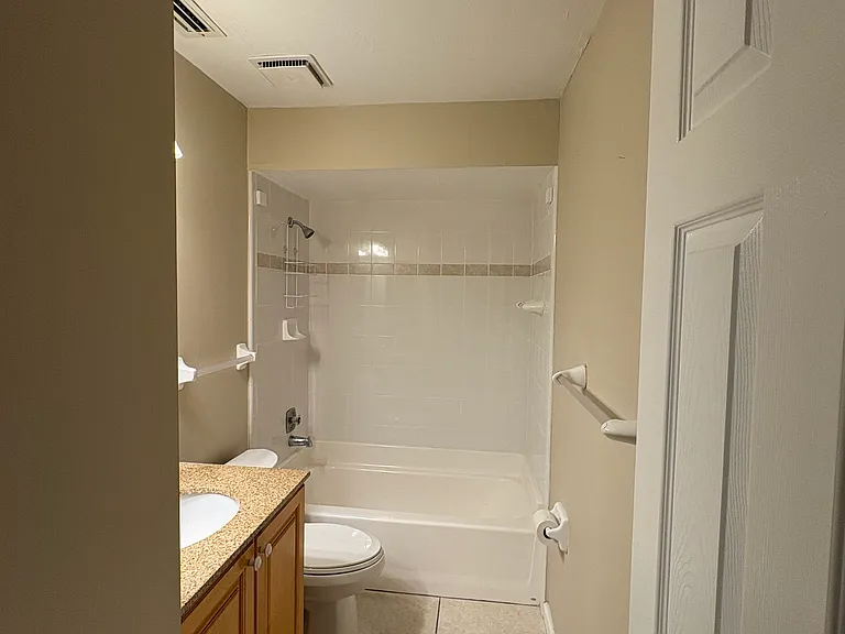 4520 SE 5th Pl #1 — Photo 17