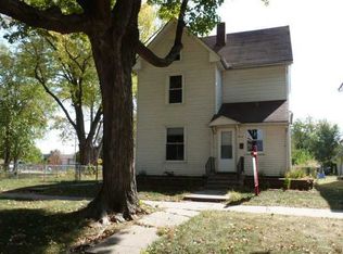 417 B Ave NW, Cedar Rapids, IA 52405