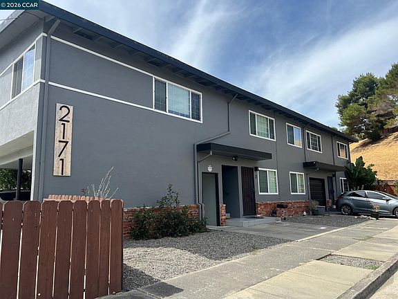2nd image of 2171 Peach St APT 1