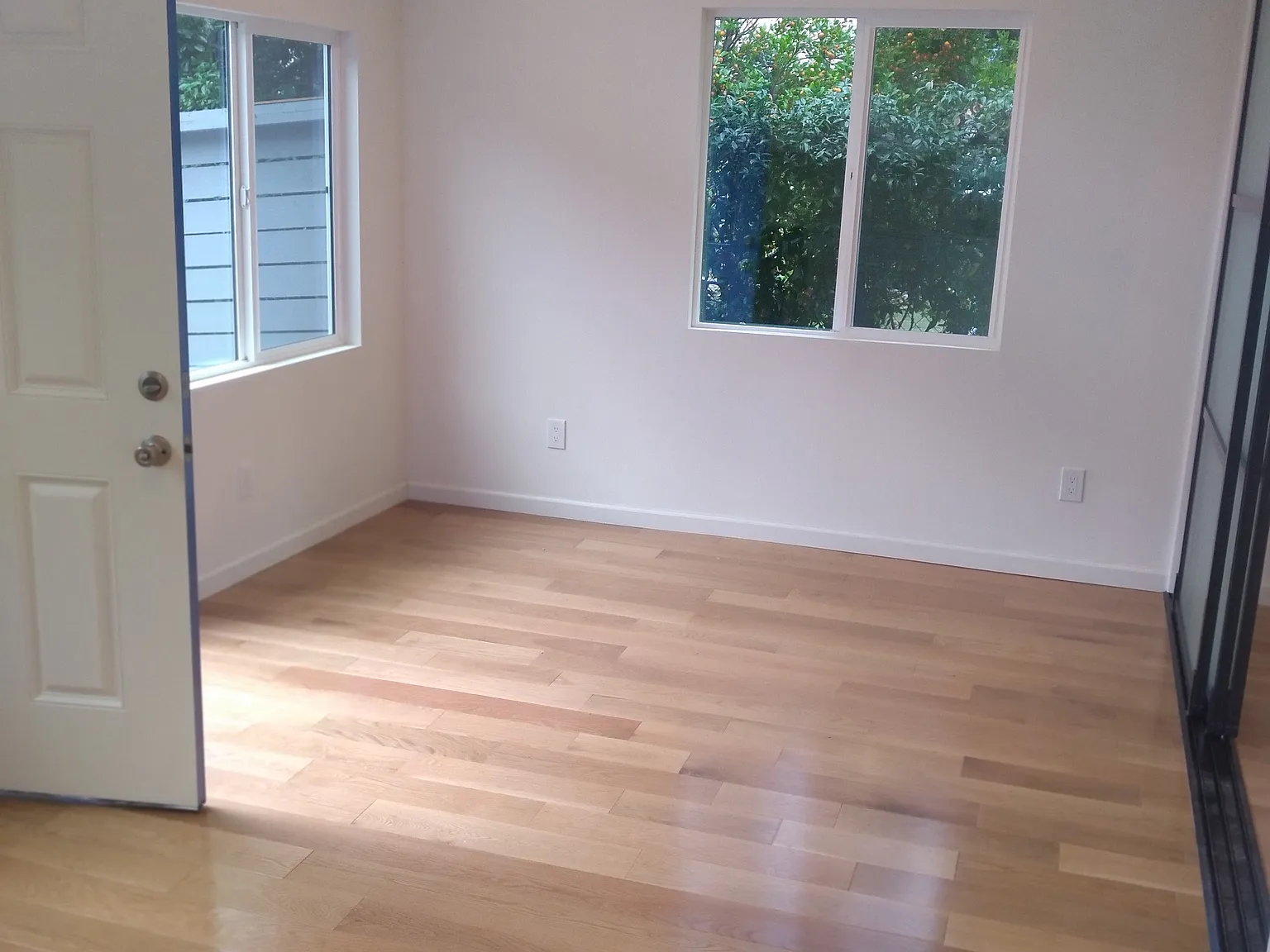 Studio, 420 sqft, $1,980 — Photo 2