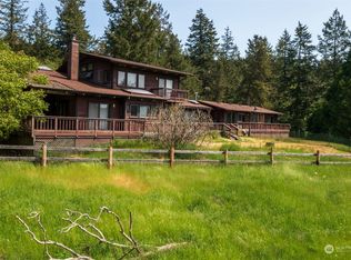 301 Blue Heron Ln, Eastsound, WA 98245