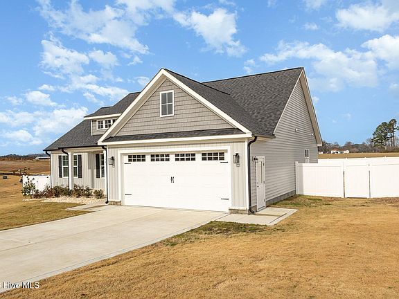 3rd image of 178 Ruskin Drive