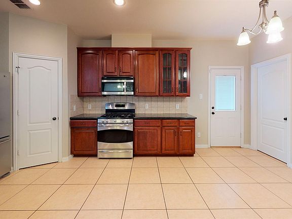 5th image of 2145 Broadstone Dr