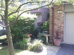 23 Commons Dr, Palos Park, IL