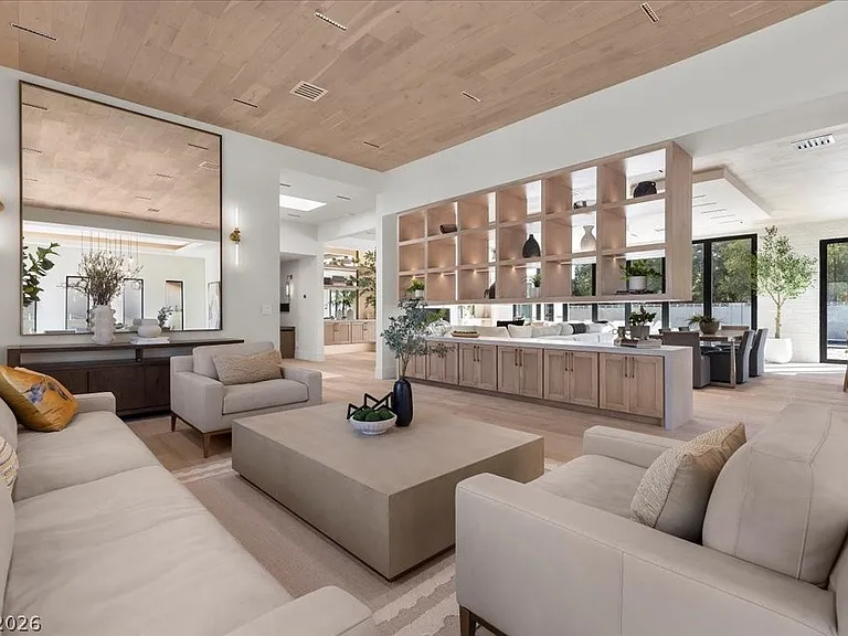 2401 Driftwood Dr — Photo 12
