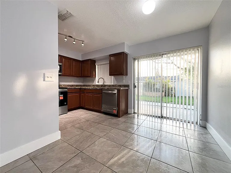 11340 Cardiff Dr — Photo 9