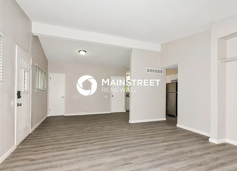 1545 Swan Dr — Photo 2