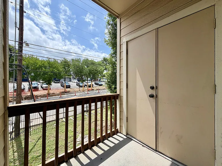 1402 Parker Ln #8 — Photo 11