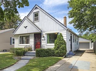 2616 Dwight St, Racine, WI 53403