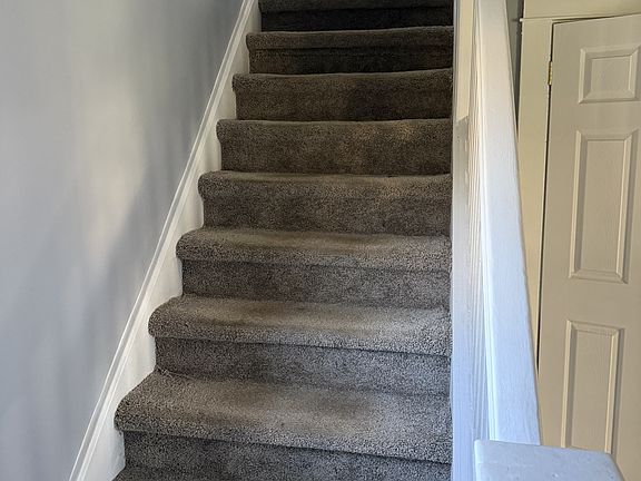 5th image of 554 Forest St NE