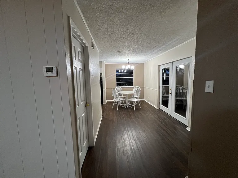2500 Hollandale Cir #B — Photo 16