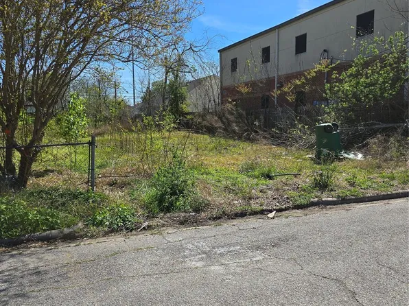 918 E 32nd 1/2 St, Houston, TX 77022