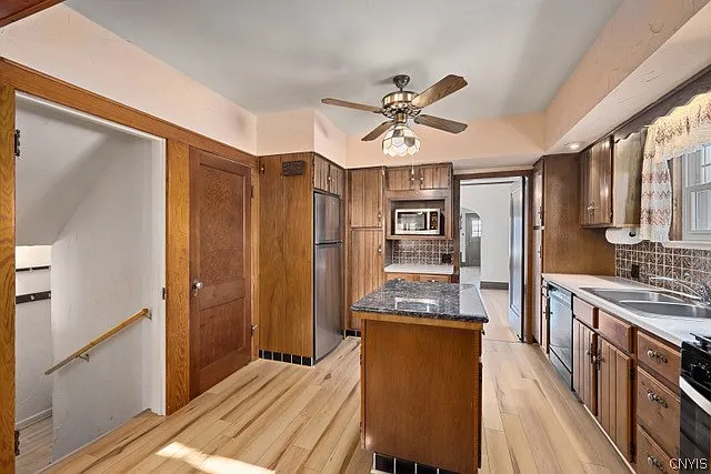 164 Bennett Rd — Photo 15