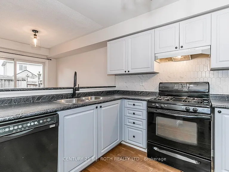 430 Mapleview Dr E #18 — Photo 17
