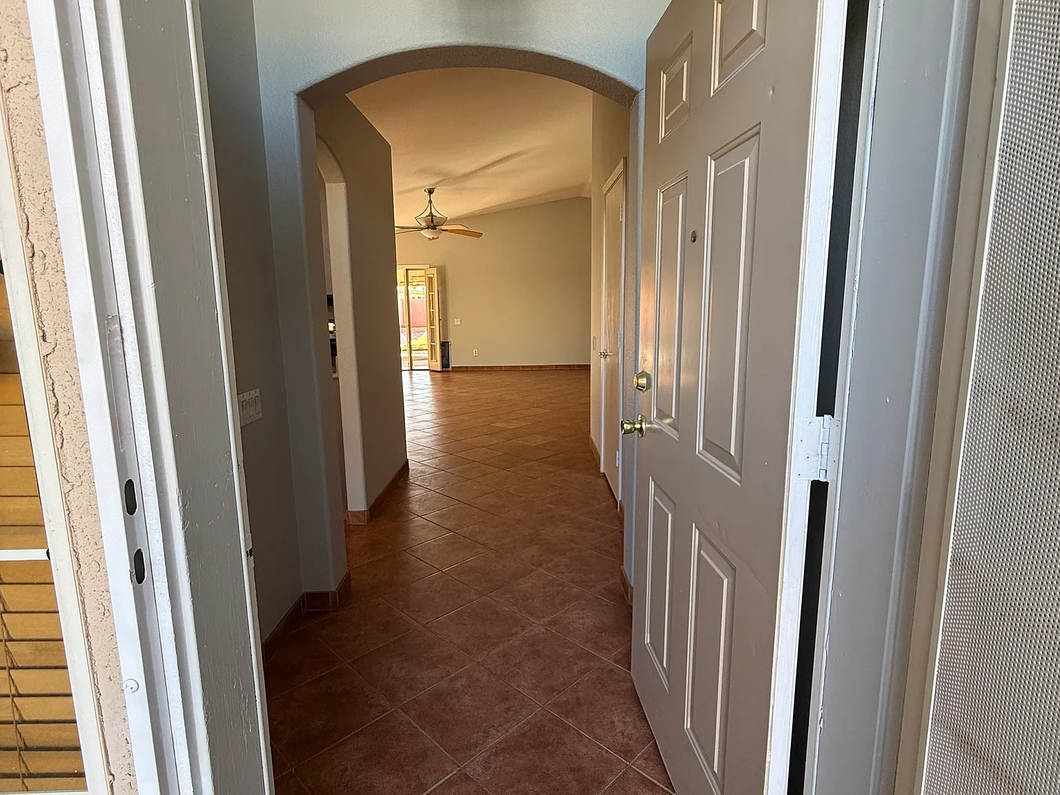 3553 E Kelton Ln — Photo 2