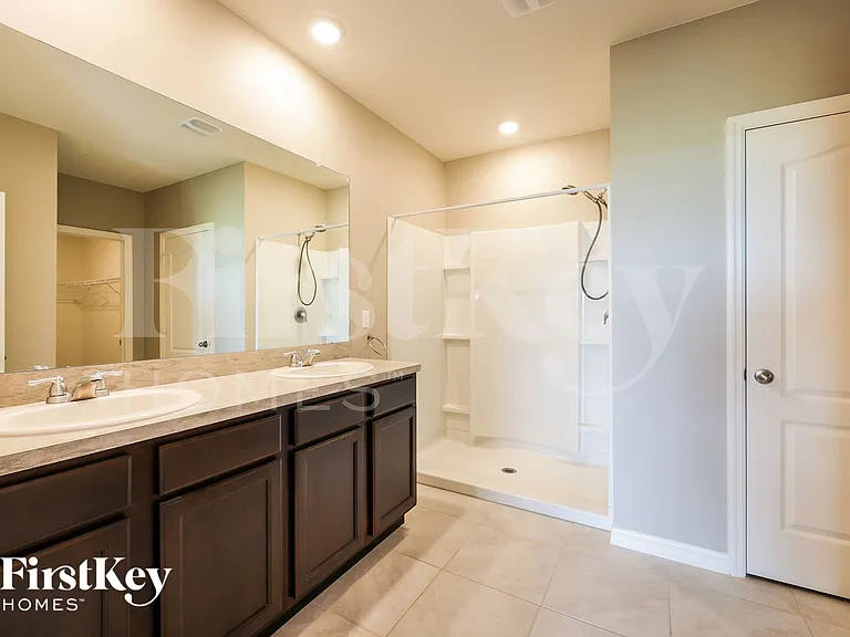 480 Burnham Cir — Photo 10