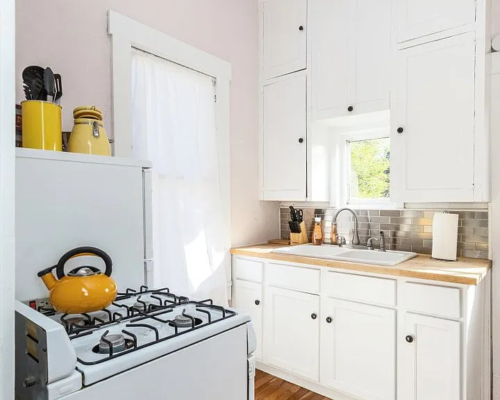 1325 W Woodland Ave — Photo 3