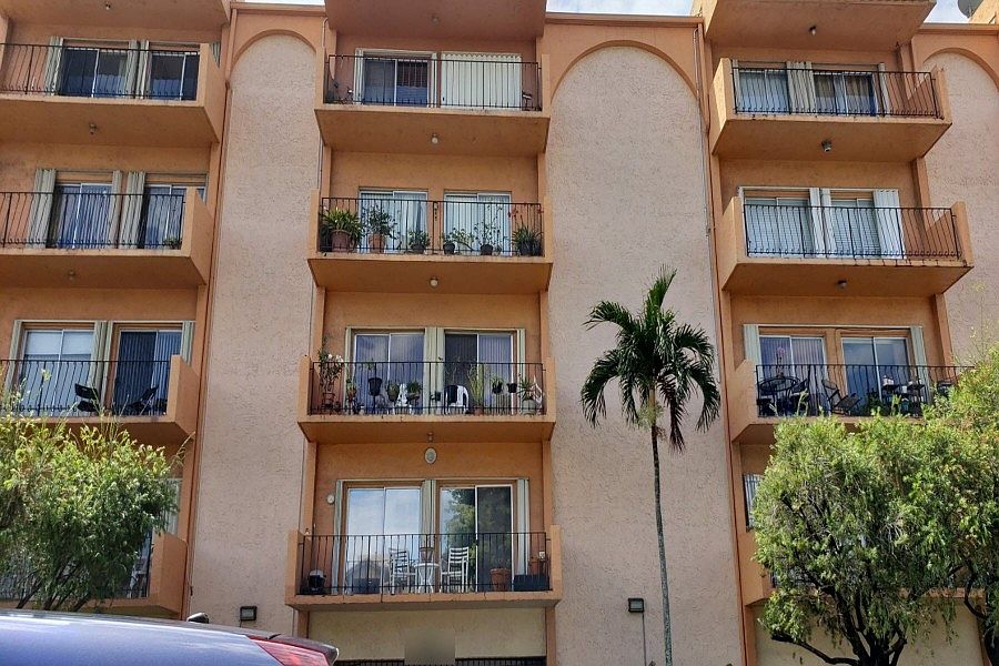 1st image of 1950 W 54th St APT 303
